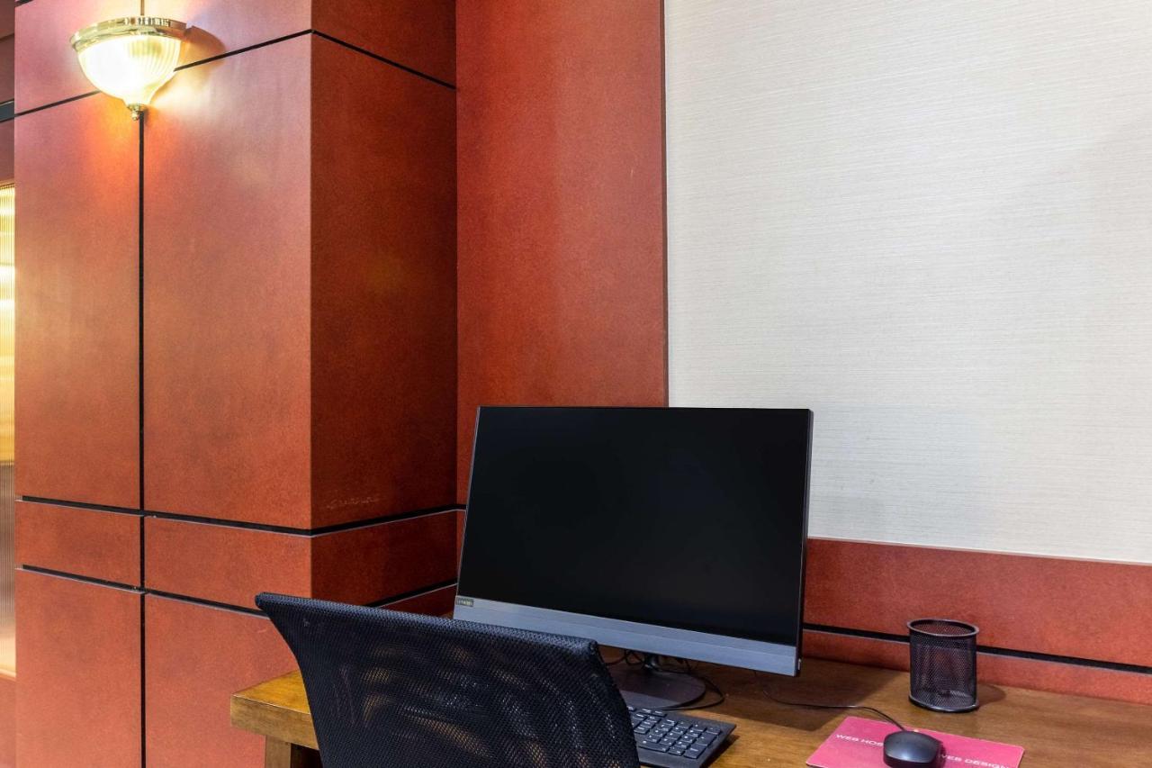 Quality Inn Milwaukee- ブルックフィールド エクステリア 写真