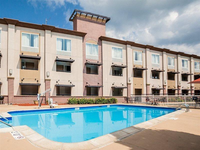 Quality Inn Milwaukee- ブルックフィールド エクステリア 写真