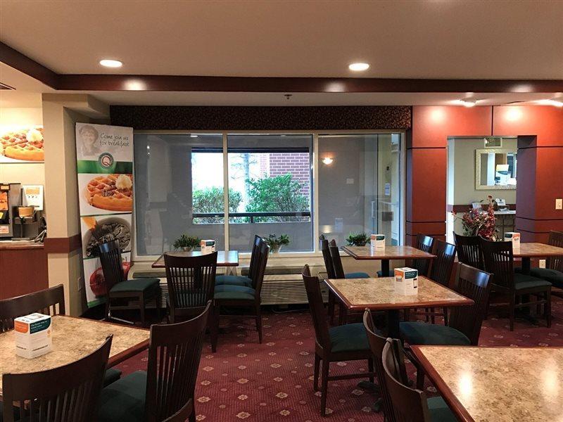 Quality Inn Milwaukee- ブルックフィールド エクステリア 写真