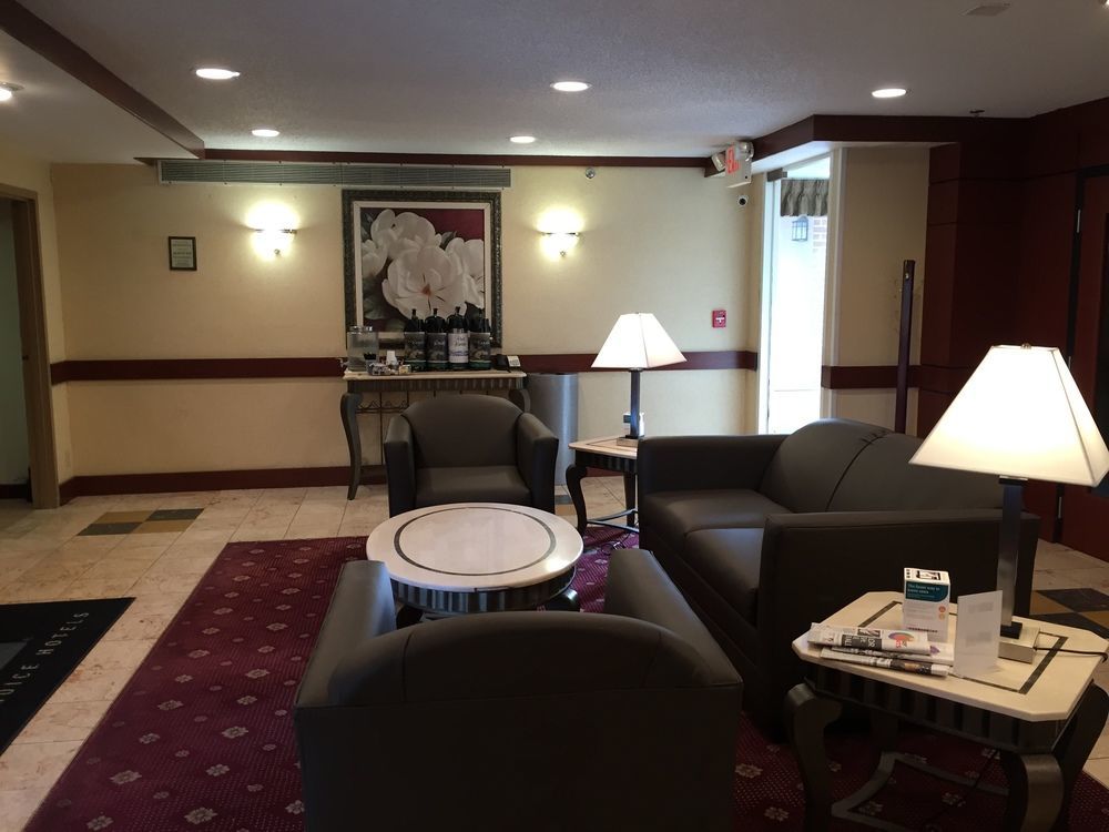 Quality Inn Milwaukee- ブルックフィールド エクステリア 写真