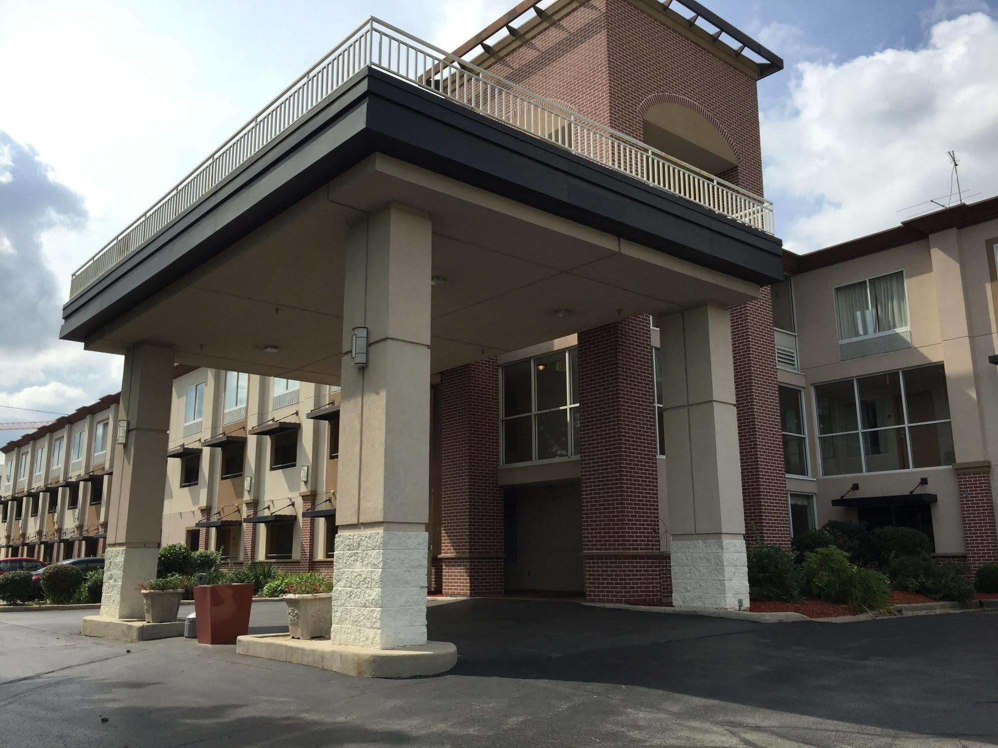 Quality Inn Milwaukee- ブルックフィールド エクステリア 写真